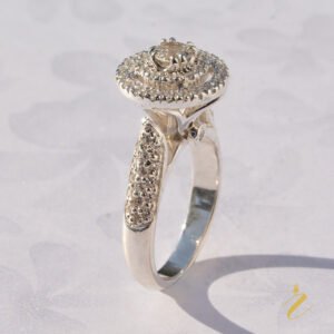 Band Ring in Platinum With Diamonds